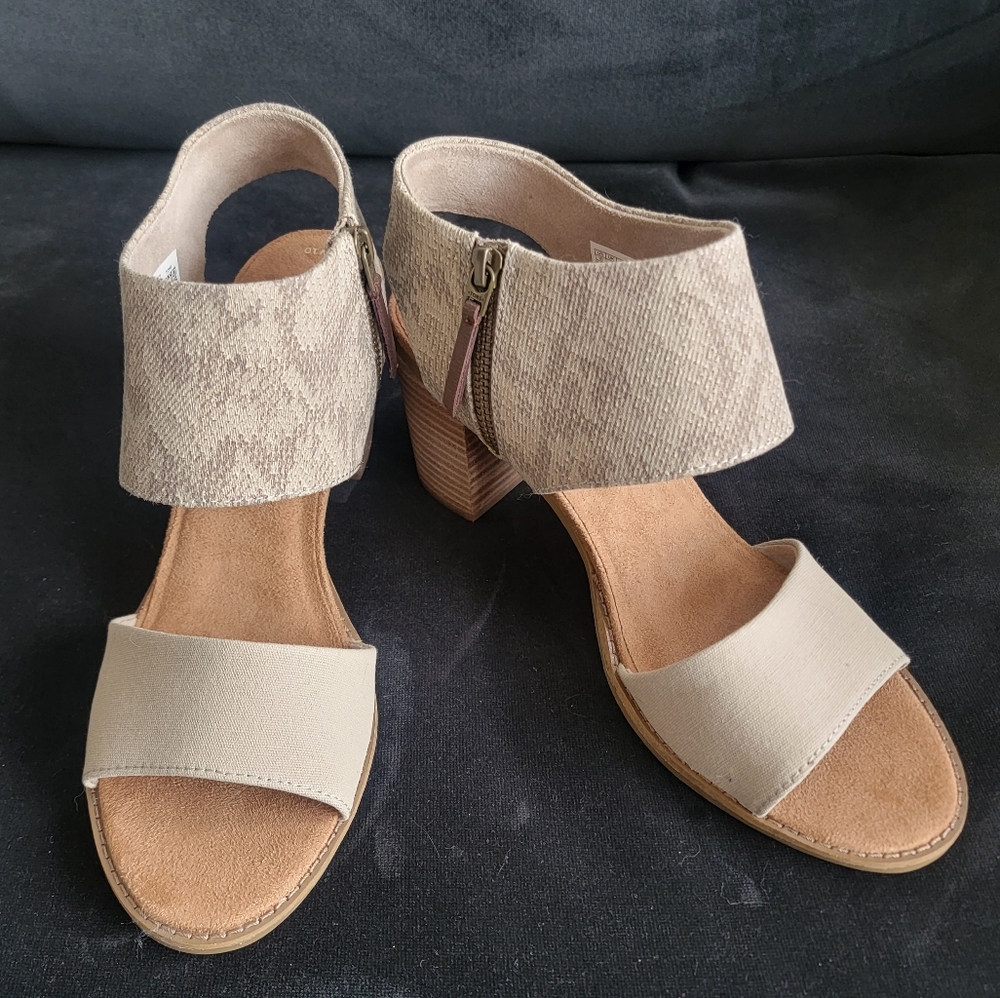 Toms sandals never worn heels women's 10 nwot